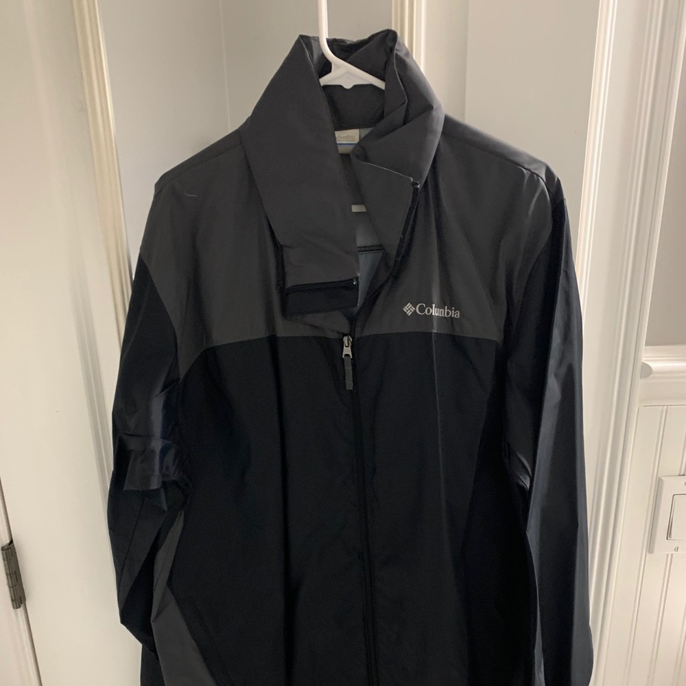 Columbia Men’s Rain Jacket - with hood